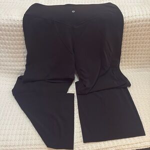 Women’s Lululemon high-rise wide leg, align leggings, size 12